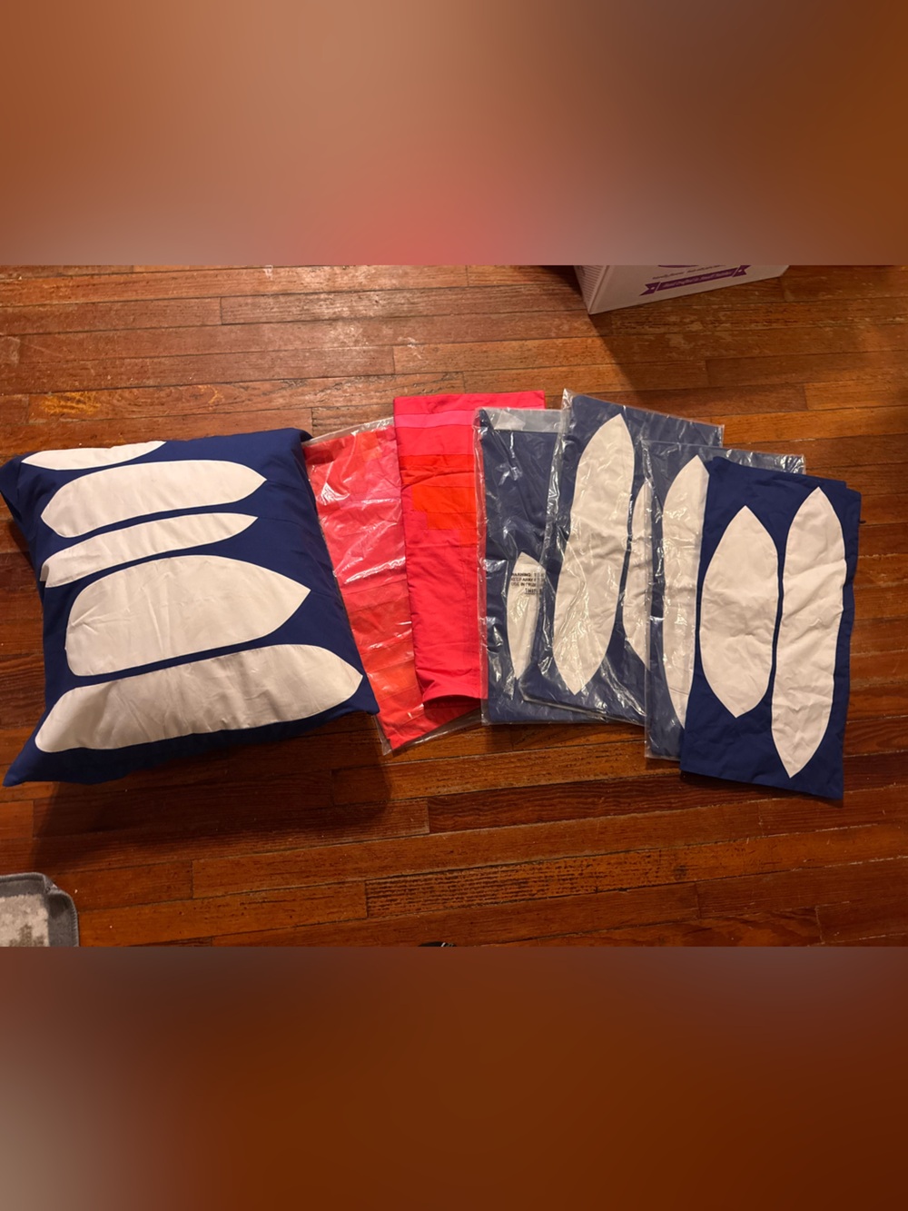 New 7 pillow decorative covers by Annie Selke modern pillows for Airbnb etc